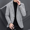 Men&#39;s slim fit quilted jacket in streetwear style with oversized zip hoodie and big watch accessories3